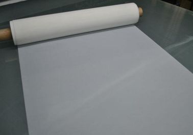 China Weißes Hochspannungs-Polyester-Siebdruck-Maschen-Gewebe für T-Shirt Drucken fournisseur